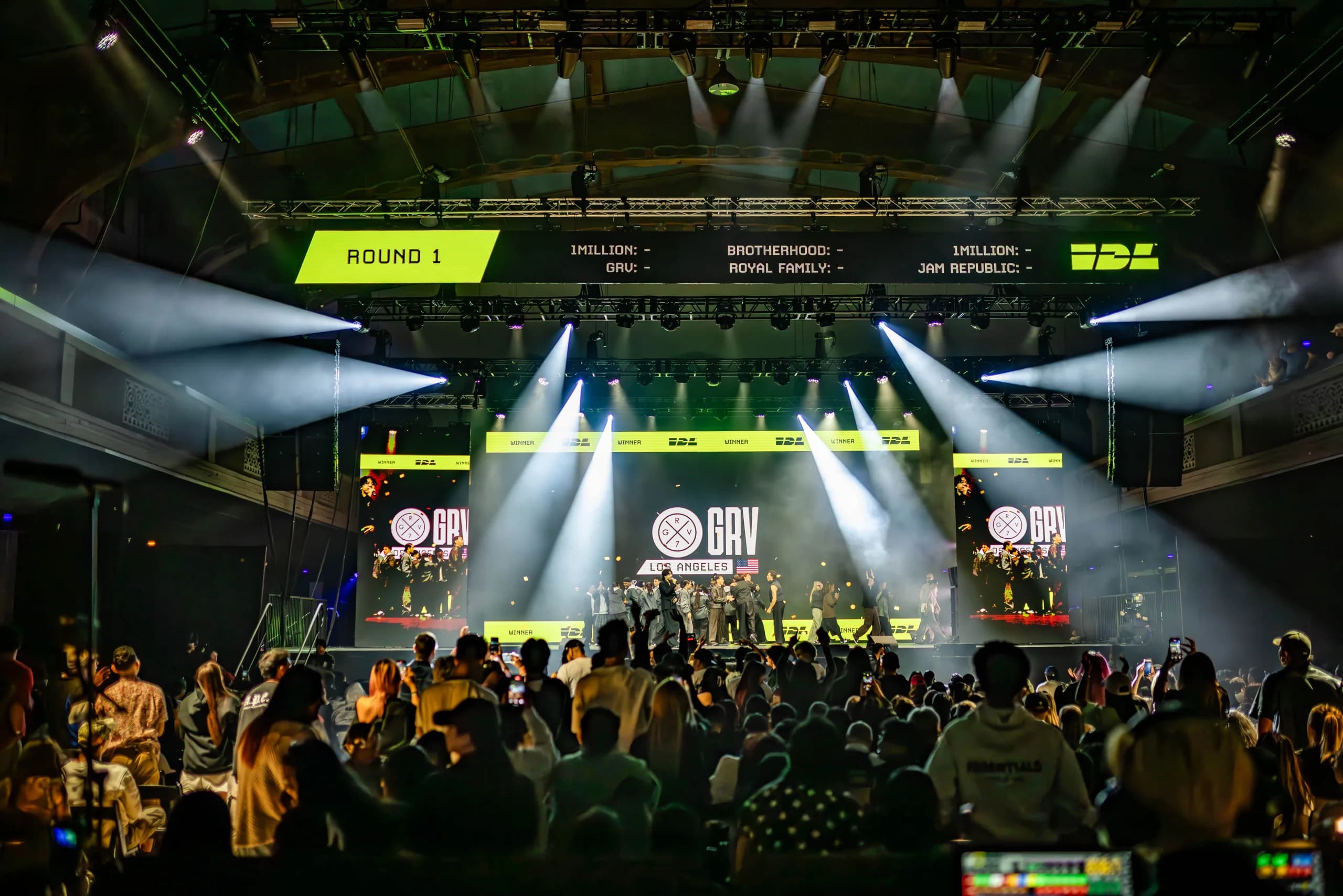 The whole show. One number to call. — One person accountable